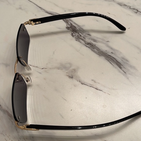 Men’s sunglasses - Picture 2 of 3